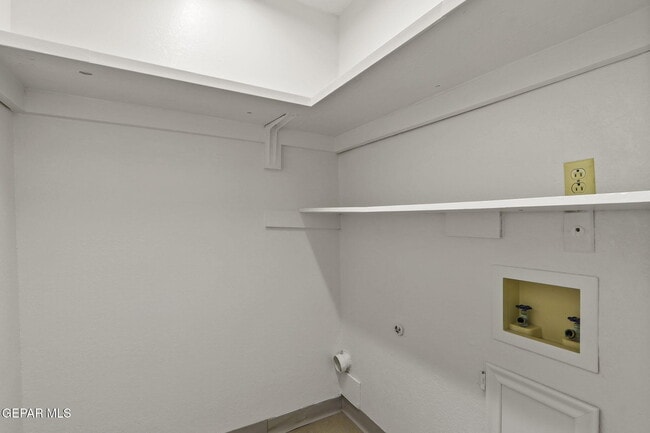 Building Photo - 5440 Viceroy Dr