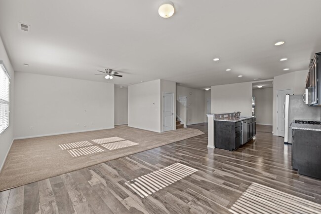Building Photo - Spacious 5 Bedroom Home with 2-Car Garage,...
