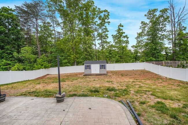 Building Photo - 128 Harper Ln