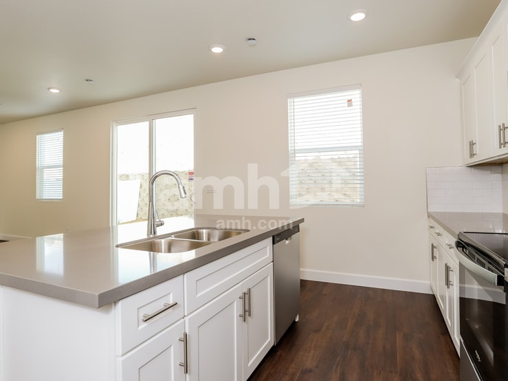 Building Photo - 10093 Potomac St