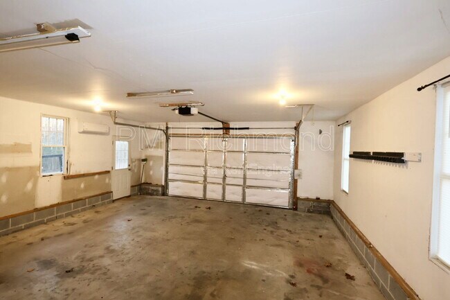 Building Photo - 15831 Haggis Dr