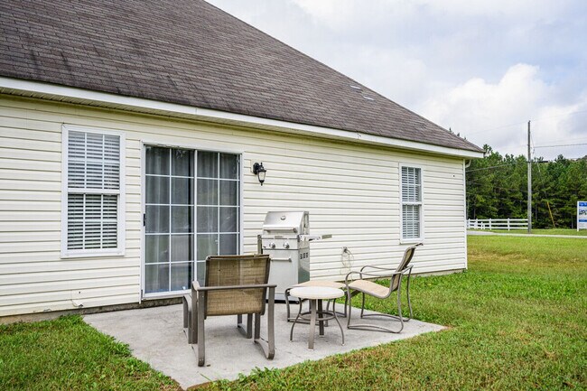 Building Photo - 11 Cobblestone Dr NW