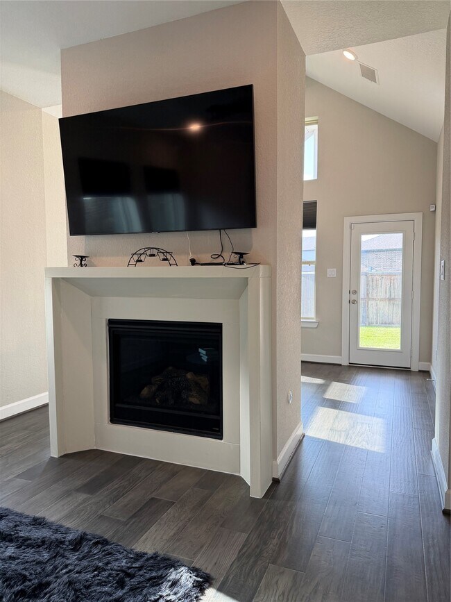 Building Photo - 10719 Pleasant View Dr