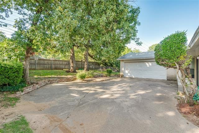 Building Photo - 2909 White Oak Ln