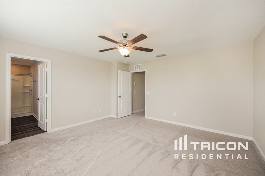 Building Photo - 14347 Palm Ridge