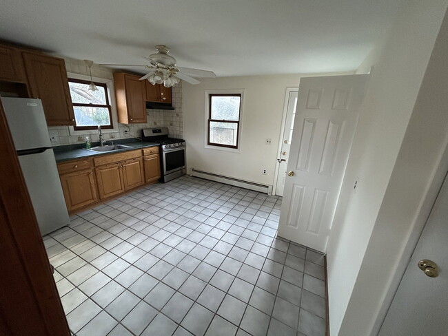 Building Photo - 5 Woodlawn Ave