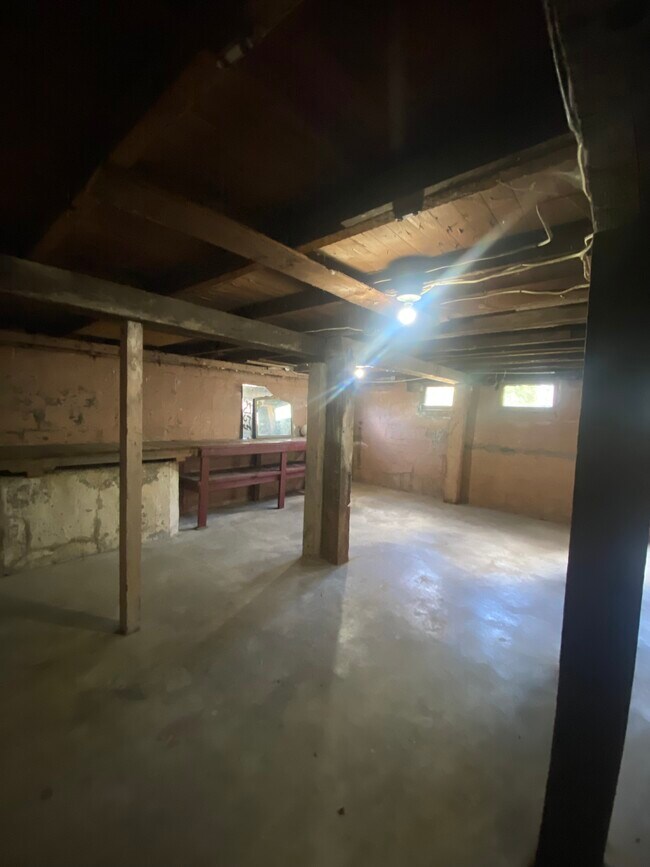 Building Photo - GR-0104