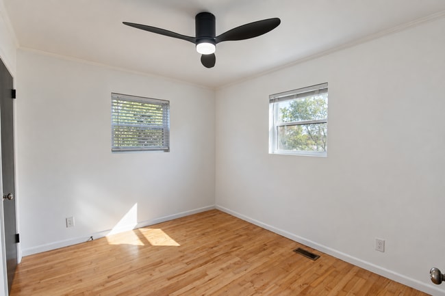 Building Photo - 118 Stone Dr