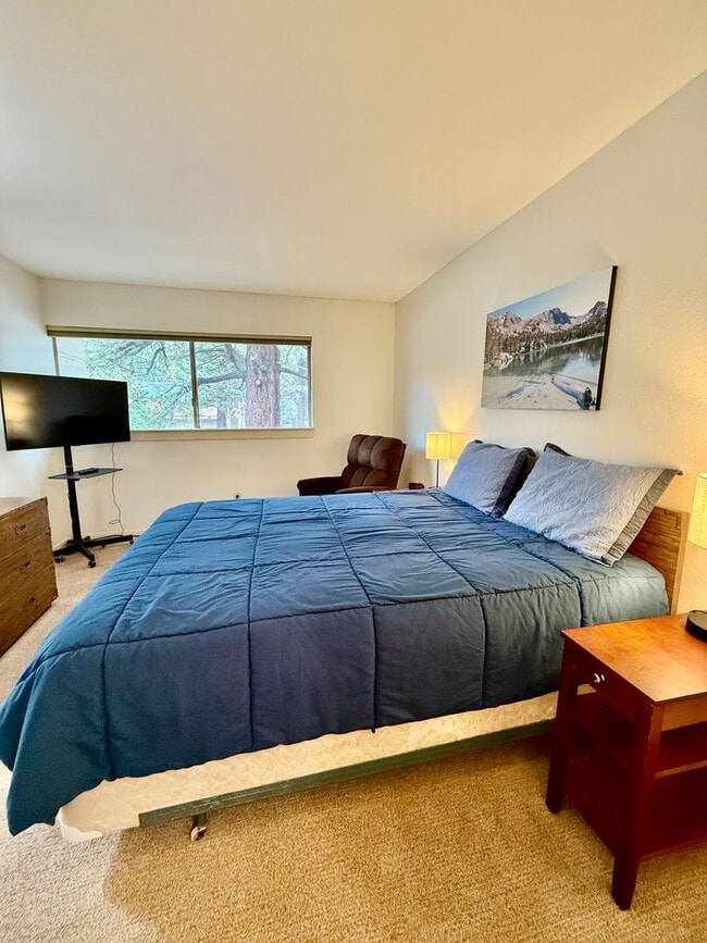 Building Photo - Winter Rental – Mountain Shadows, Center o...