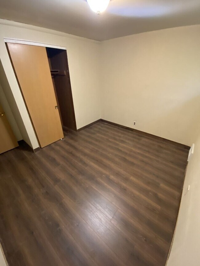 Building Photo - 3 bedroom home in Rockford