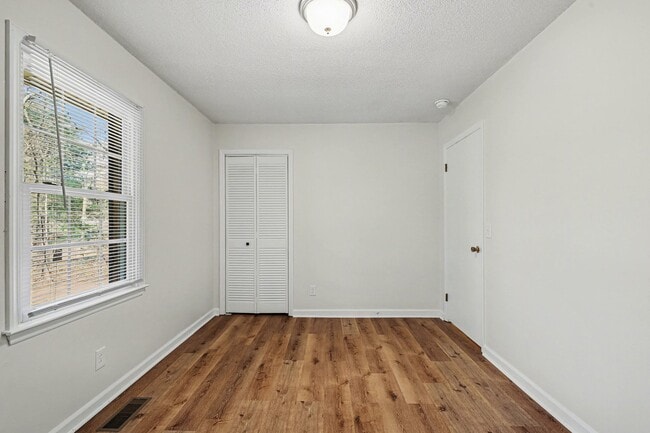 Building Photo - 755 Branch Water