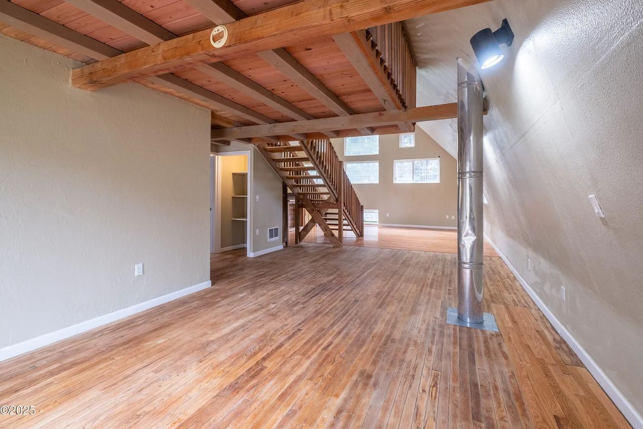 Building Photo - 432 N Yodel Ln