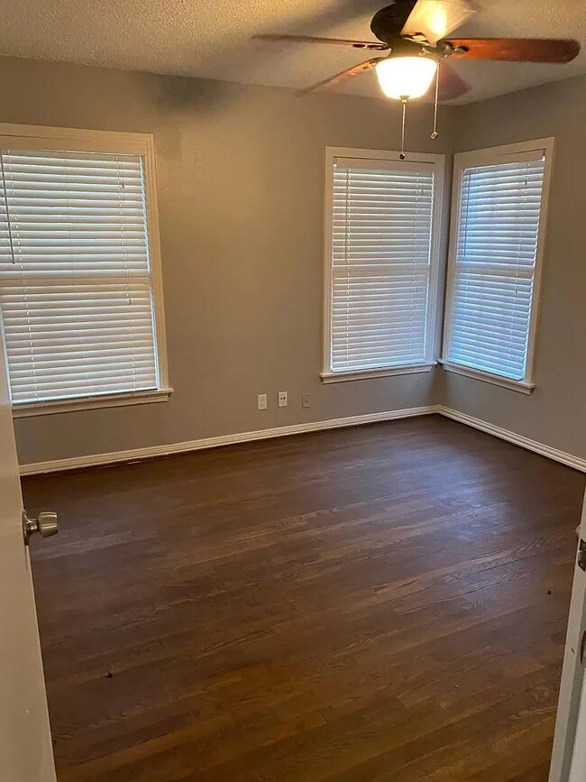 Building Photo - 431 Hambrick Rd