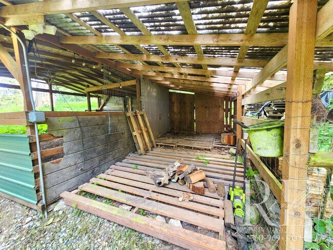 Building Photo - Forest-Edged Retreat with Pasture Access –...
