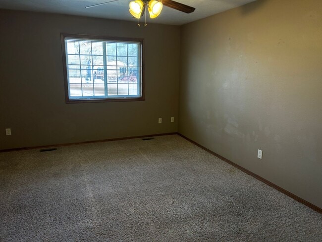 Building Photo - Spacious West Side Gem with Modern Comforts and Endless Possibilities!