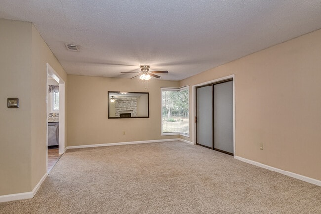 Building Photo - 4410 Goshen Lake Dr S