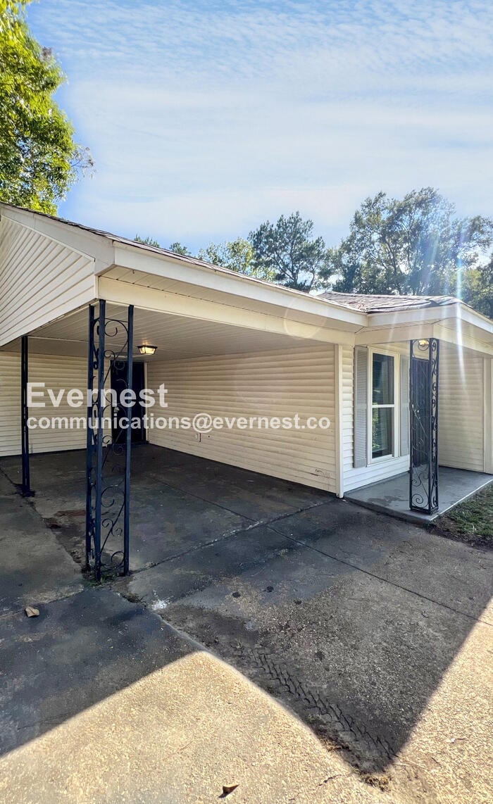 Building Photo - 1731 Carla Cove