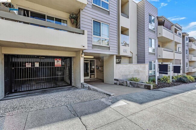 Building Photo - 66 Fairmount Ave