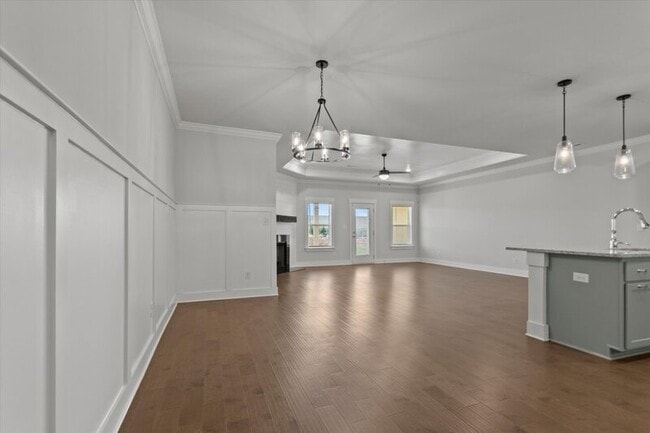 Building Photo - 150 Rugby Dr