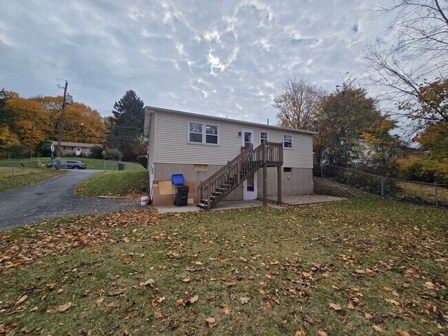 Building Photo - 1237 E Emmaus Ave