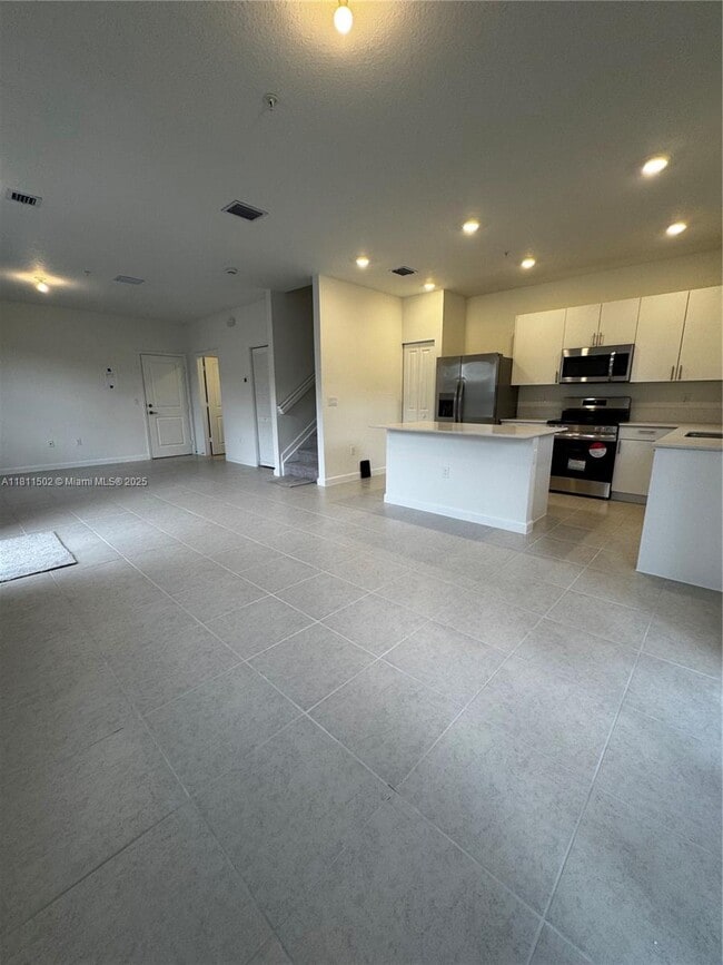Building Photo - 104 SW 184th Way