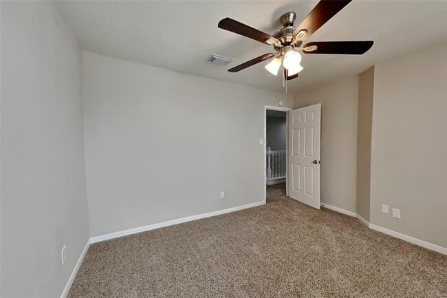 Building Photo - 16023 Willowpark Dr