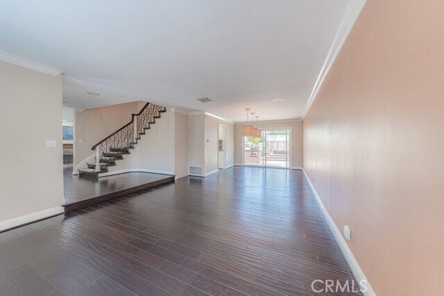 Building Photo - 6841 Loyola Dr