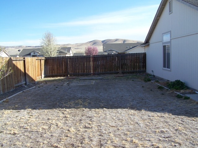 Building Photo - 3 Bedroom 2 Bath Charmer