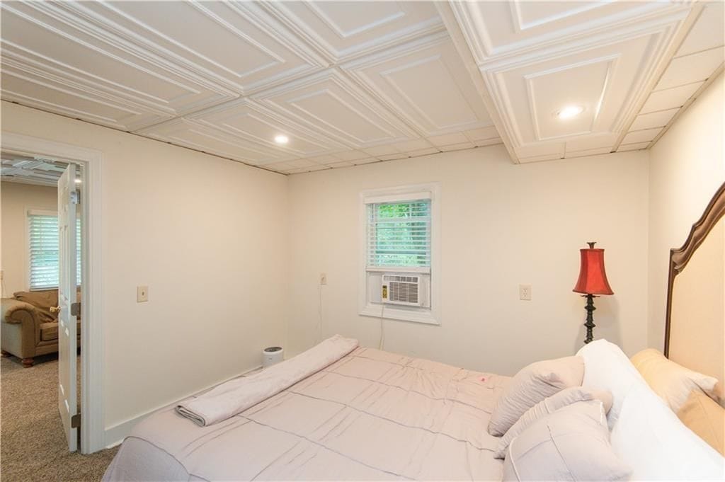 Building Photo - 554 E Main Rd