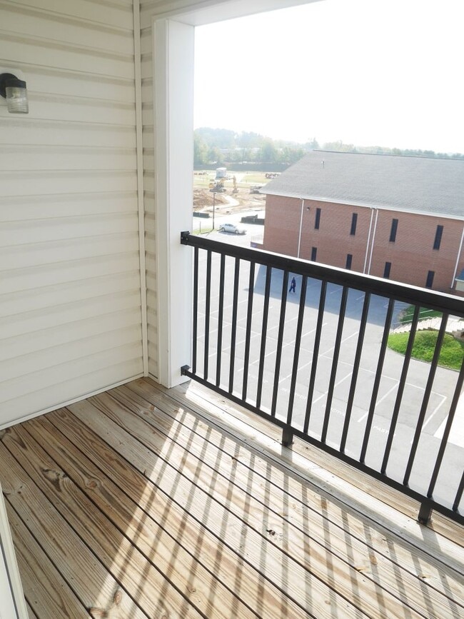 Building Photo - Two Bedroom, Two Bathroom Condo- 55 Plus Community