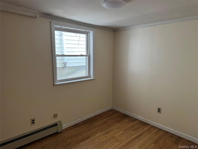 Building Photo - 189 Elm St