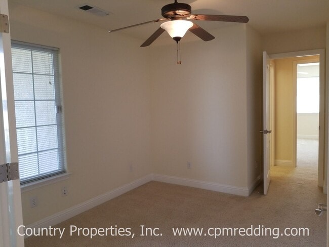 Building Photo - Spacious 3-Bedroom Plus Office Home in Riv...