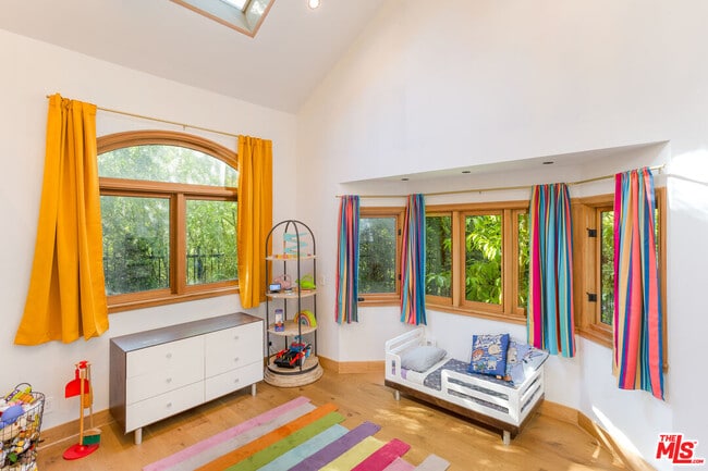 Building Photo - 4880 Queen Florence Ln