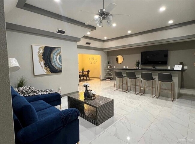 Building Photo - 16 S 5th St