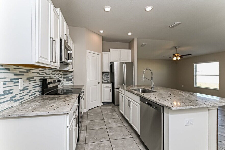 Building Photo - 1516 Climbing Dayflower Dr