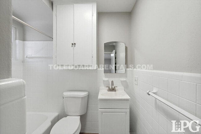 Building Photo - 4225 Harvest Ln