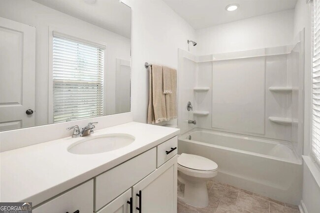 Building Photo - 1565 Brantin Dr