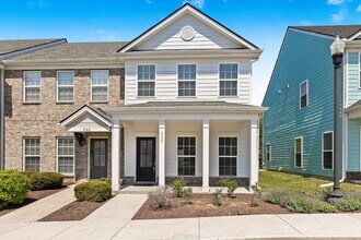 Building Photo - Luxury End-Unit Townhome Near 386 & Long Hollow Pike | Designer Finishes, Prime Location & Mainte...