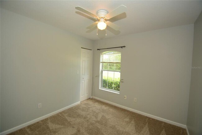Building Photo - 37 Eton Ln