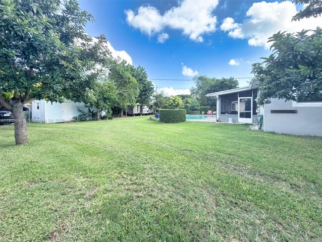 Building Photo - 10965 SW 116th St