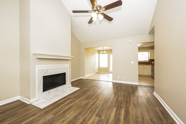 Building Photo - 872 Lavergne Ln