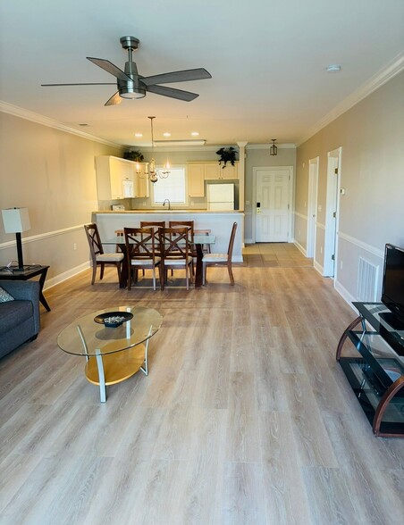 Building Photo - 4828 Magnolia Lake Dr