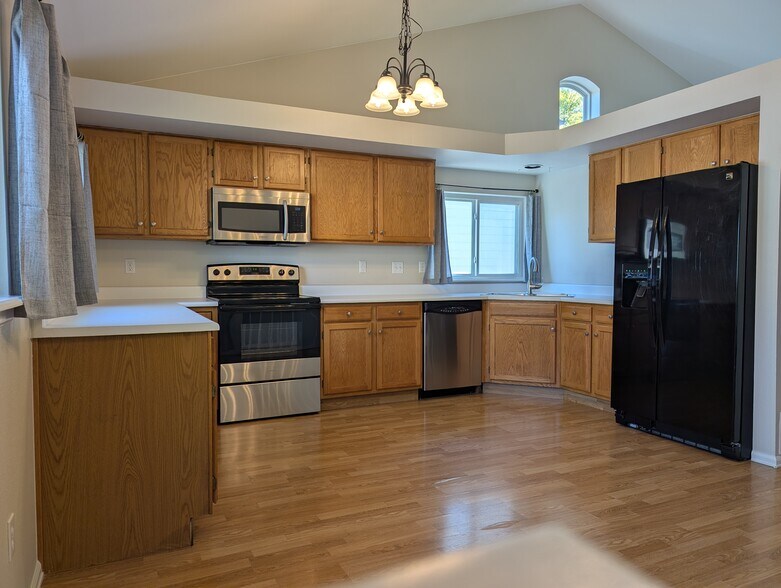 Building Photo - 3303 W 126th Ave