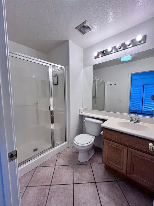 Building Photo - 11811 Columbia Ct
