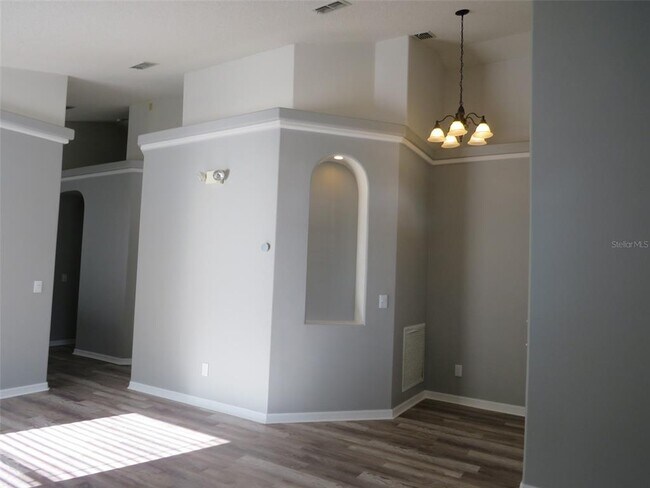 Building Photo - 16625 Palm Spring Dr