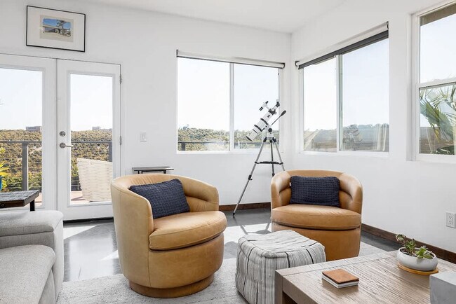 Building Photo - 3929 Paso Del Lagos