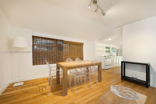 Building Photo - 3041 Calusa St