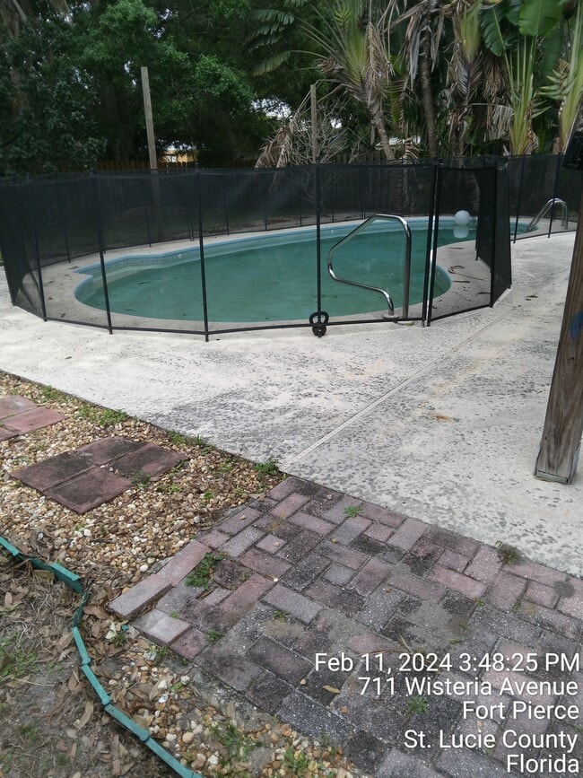 Building Photo - 709 Wisteria Ave