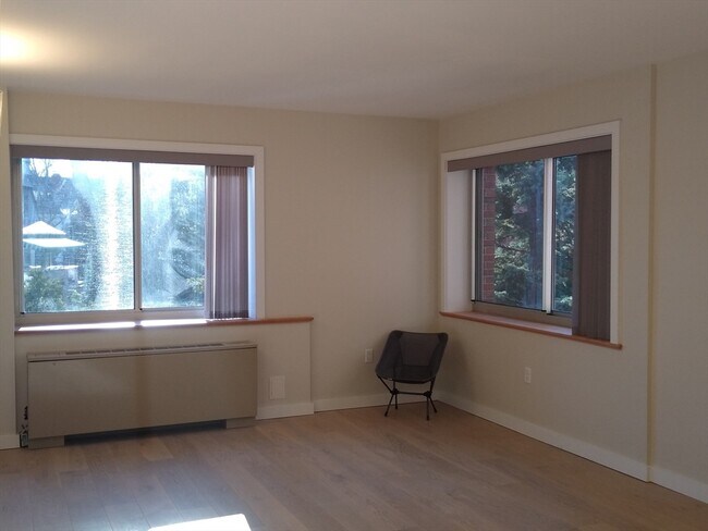 Primary Photo - 14 Concord Ave