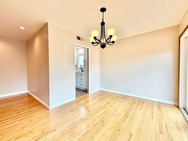 Building Photo - Renovated 3bed/2bath Linda Mar Rancher